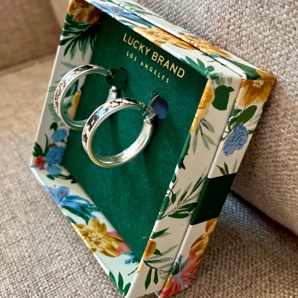 Lucky Brand 🎁Snakeskin Silver Hoops New in Box 🎁 Gift Ready - Picture 2 of 7